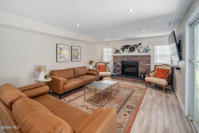 5 Northcrest Drive, Clifton Park, NY 12065