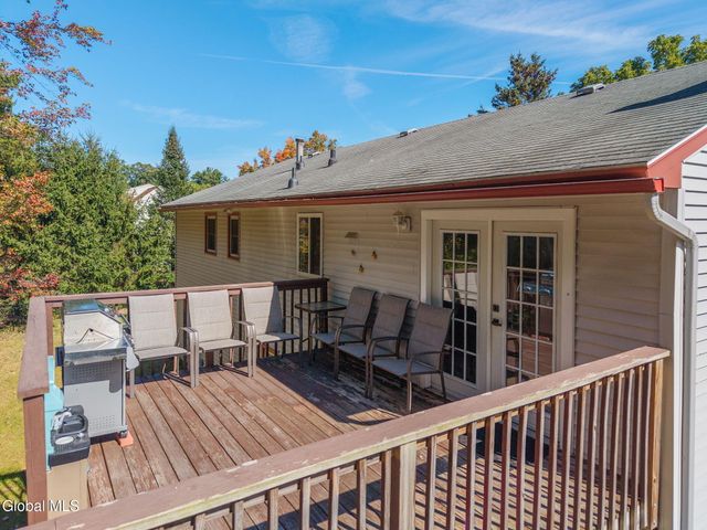 5 Northcrest Drive, Clifton Park, NY 12065