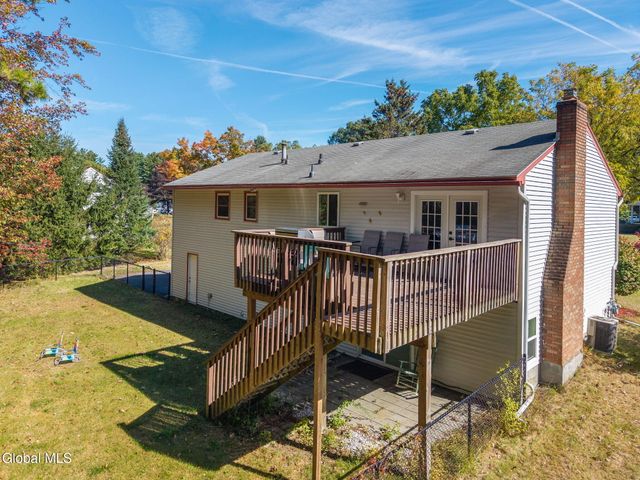 5 Northcrest Drive, Clifton Park, NY 12065