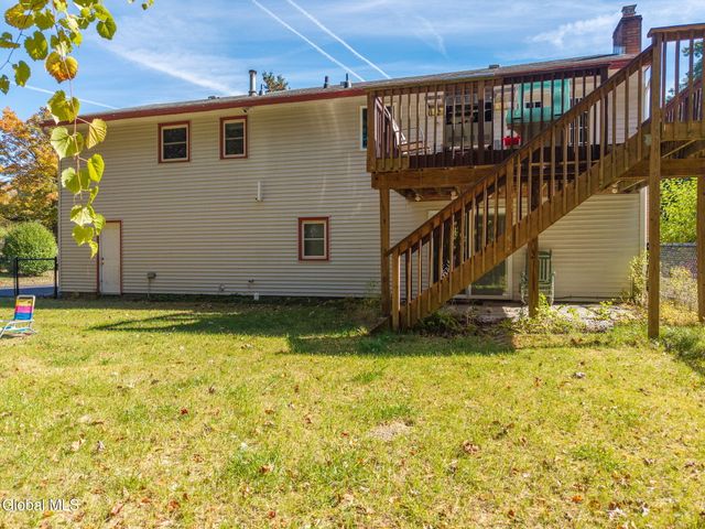 5 Northcrest Drive, Clifton Park, NY 12065