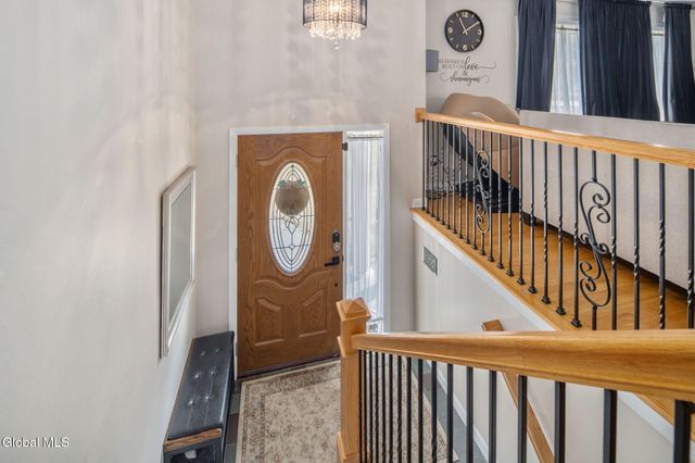 5 Northcrest Drive, Clifton Park, NY 12065