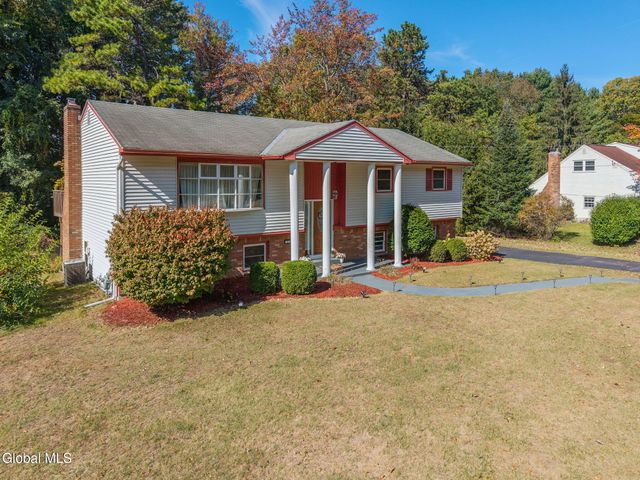 5 Northcrest Drive, Clifton Park, NY 12065