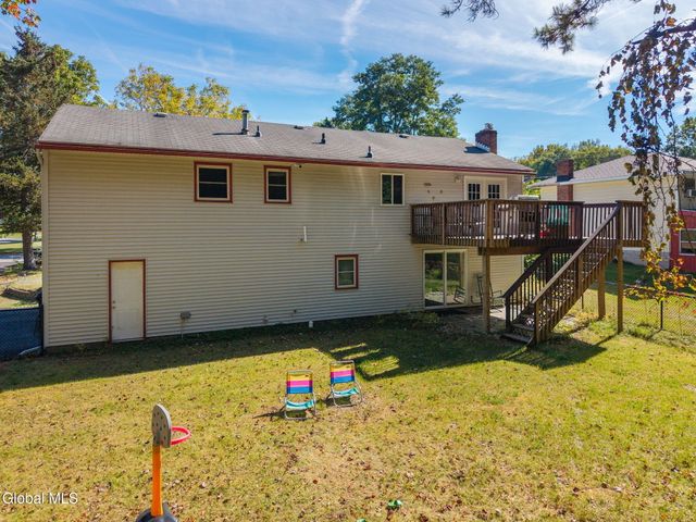 5 Northcrest Drive, Clifton Park, NY 12065