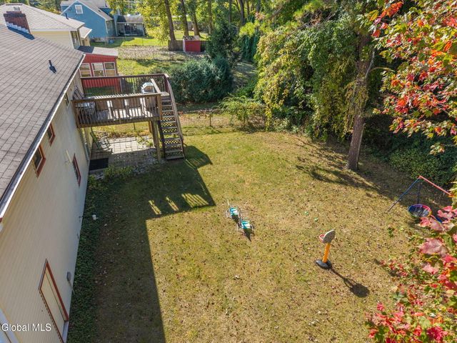 5 Northcrest Drive, Clifton Park, NY 12065