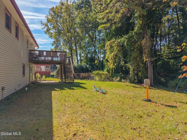 5 Northcrest Drive, Clifton Park, NY 12065