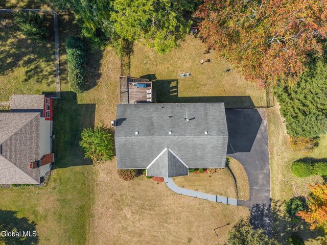 5 Northcrest Drive, Clifton Park, NY 12065