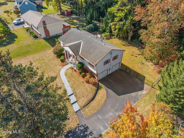 5 Northcrest Drive, Clifton Park, NY 12065