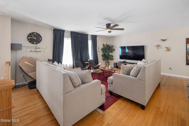 5 Northcrest Drive, Clifton Park, NY 12065