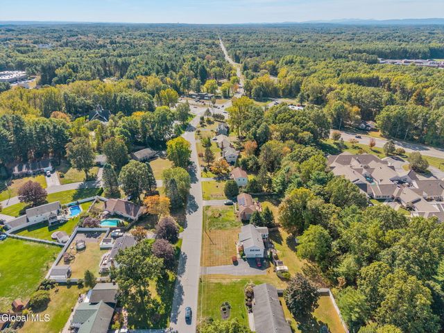 5 Northcrest Drive, Clifton Park, NY 12065