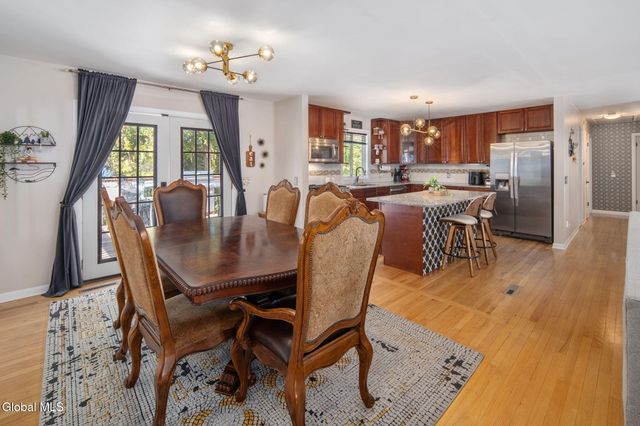 5 Northcrest Drive, Clifton Park, NY 12065