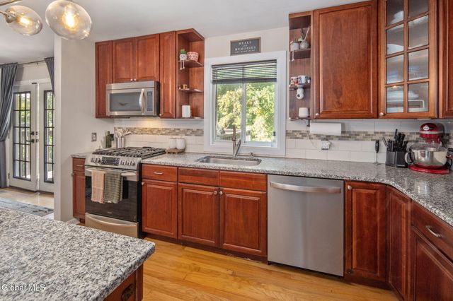 5 Northcrest Drive, Clifton Park, NY 12065