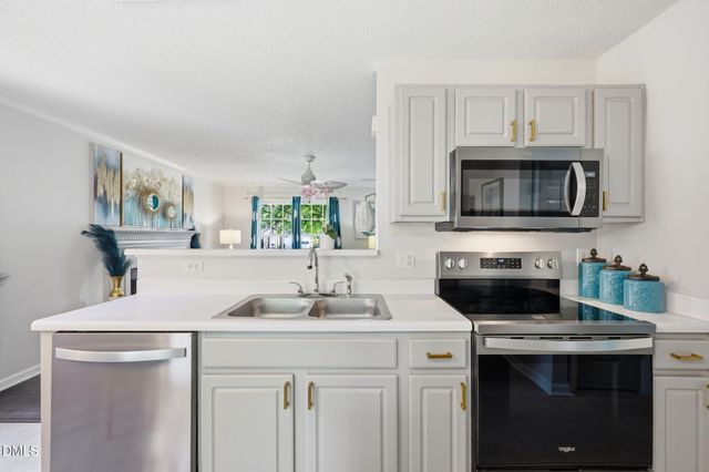 117 Crabwall Court, Holly Springs, NC 27540