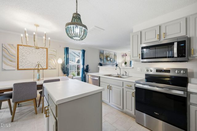 117 Crabwall Court, Holly Springs, NC 27540