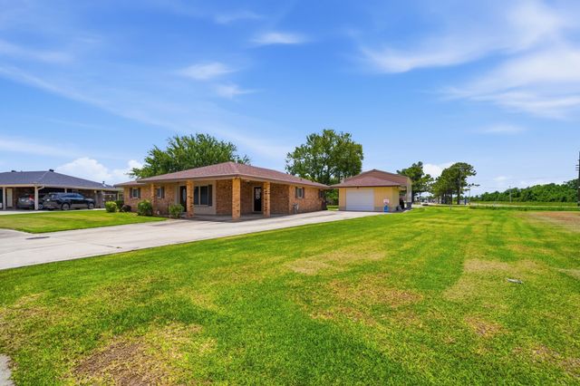 2210 Mary Hughes Drive, Houma, LA 70363