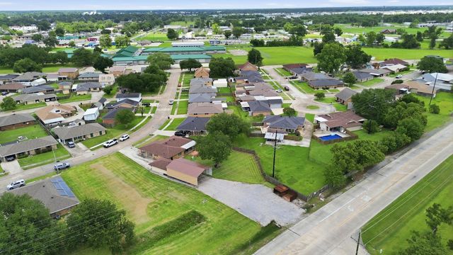 2210 Mary Hughes Drive, Houma, LA 70363