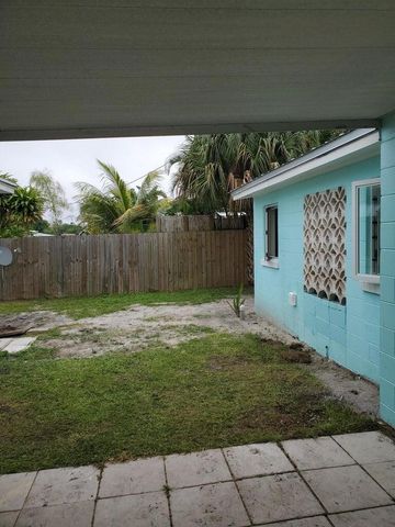 2574 NE Roberta Street, Jensen Beach, FL 34957