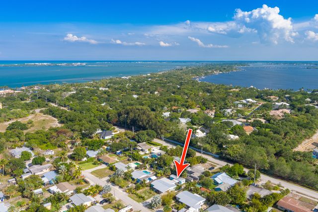 2574 NE Roberta Street, Jensen Beach, FL 34957