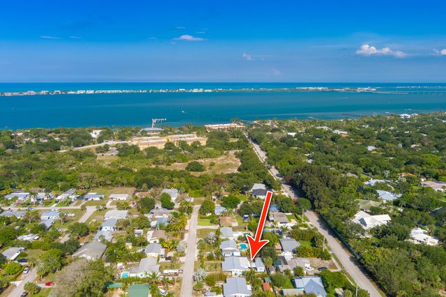 2574 NE Roberta Street, Jensen Beach, FL 34957