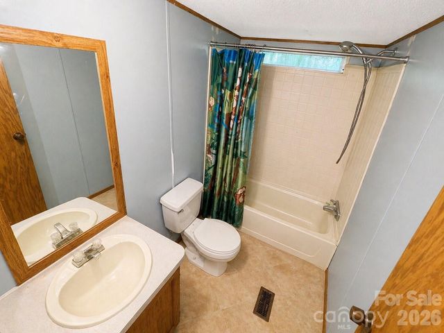 159 Hunterpond Lane, Statesville, NC 28677