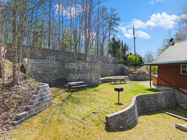 1578 Village Drive, Campton, KY 41301