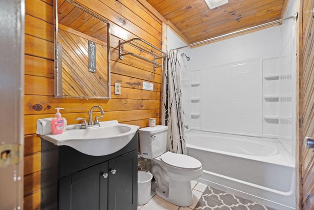 1578 Village Drive, Campton, KY 41301