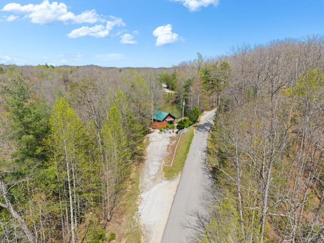 1578 Village Drive, Campton, KY 41301