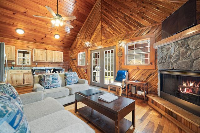 1578 Village Drive, Campton, KY 41301