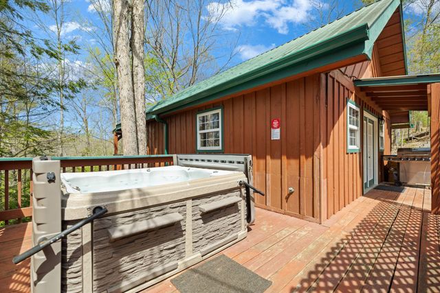 1578 Village Drive, Campton, KY 41301