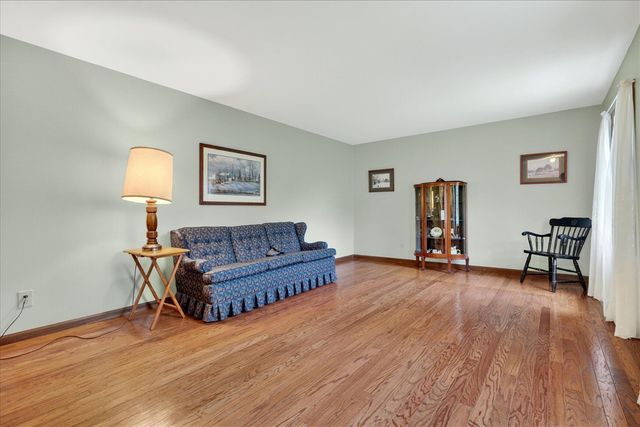 29847 Middle Crossing Road, Dowagiac, MI 49047