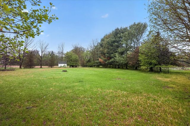 29847 Middle Crossing Road, Dowagiac, MI 49047