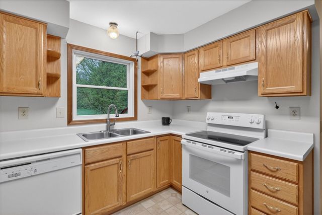 29847 Middle Crossing Road, Dowagiac, MI 49047