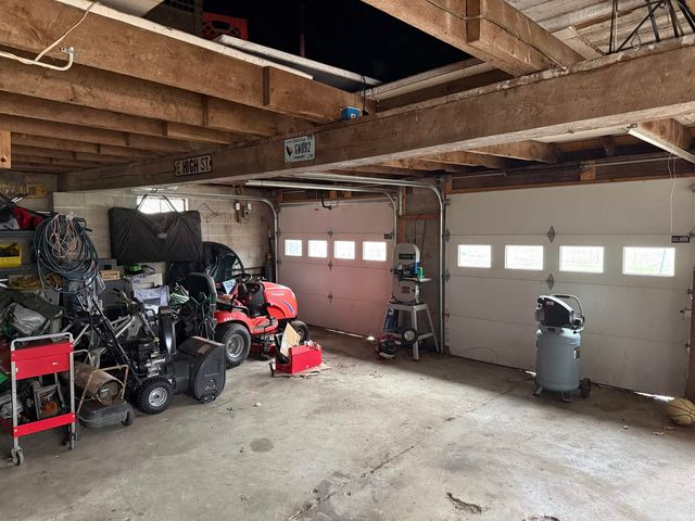 5860 N 600 E, Howe, IN 46746