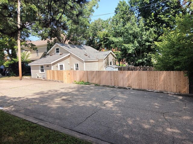 204 3rd Street E, Hastings, MN 55033