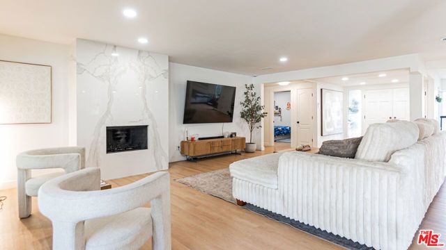 425 Fern Dell Place, Glendora, CA 91741