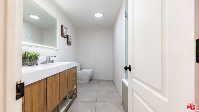 425 Fern Dell Place, Glendora, CA 91741