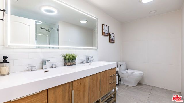 425 Fern Dell Place, Glendora, CA 91741