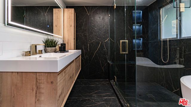 425 Fern Dell Place, Glendora, CA 91741