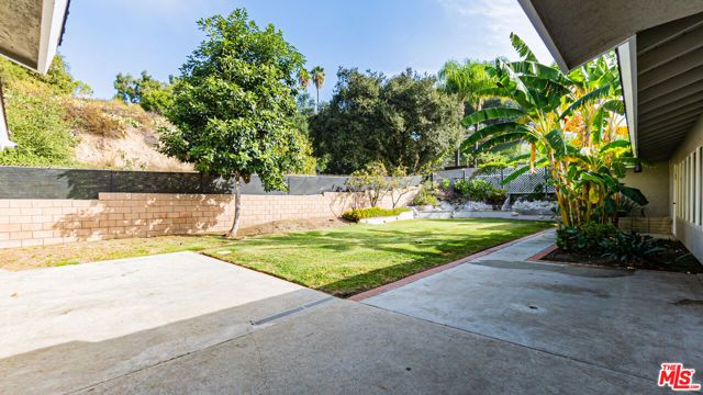 425 Fern Dell Place, Glendora, CA 91741