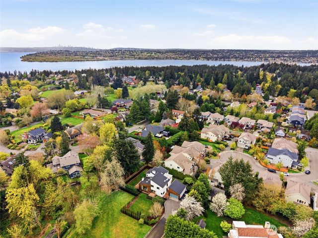 12311 87th Court NE, Kirkland, WA 98034
