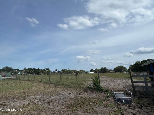 807 Campbell Lane, Deleon Springs, FL 32130
