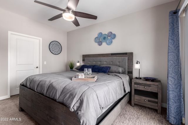 2511 W QUEEN CREEK Road 247, Chandler, AZ 85248