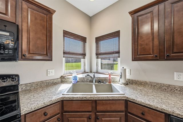 2050 Hillside Drive, Ely, IA 52227