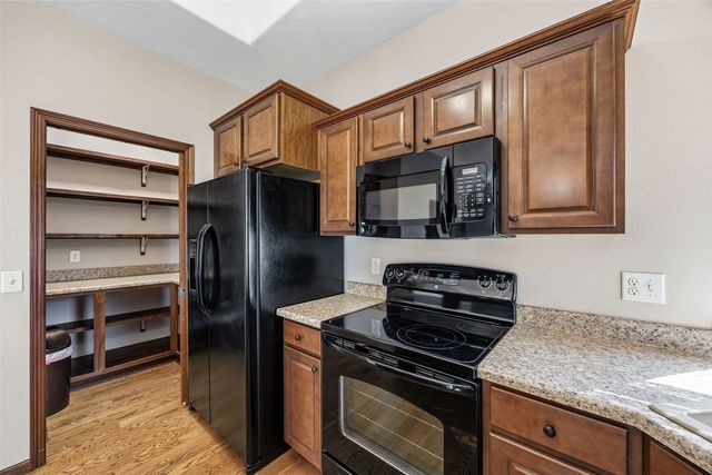 2050 Hillside Drive, Ely, IA 52227