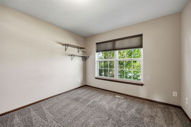 2050 Hillside Drive, Ely, IA 52227