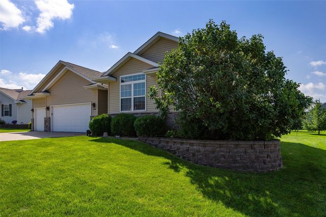 2050 Hillside Drive, Ely, IA 52227