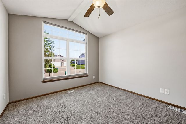 2050 Hillside Drive, Ely, IA 52227