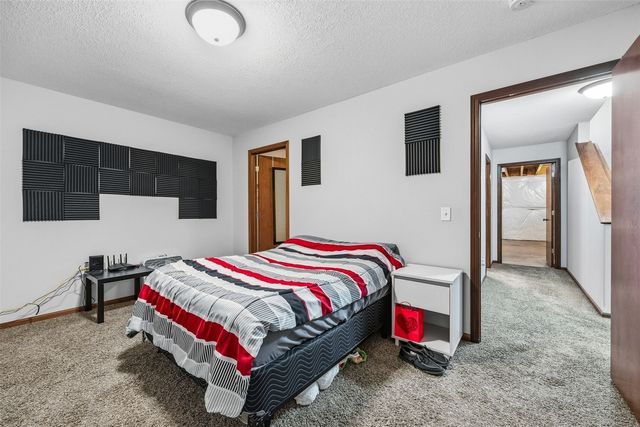 2050 Hillside Drive, Ely, IA 52227