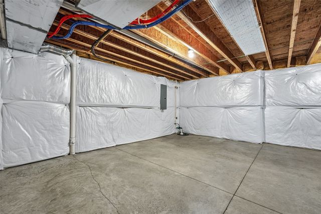 2050 Hillside Drive, Ely, IA 52227