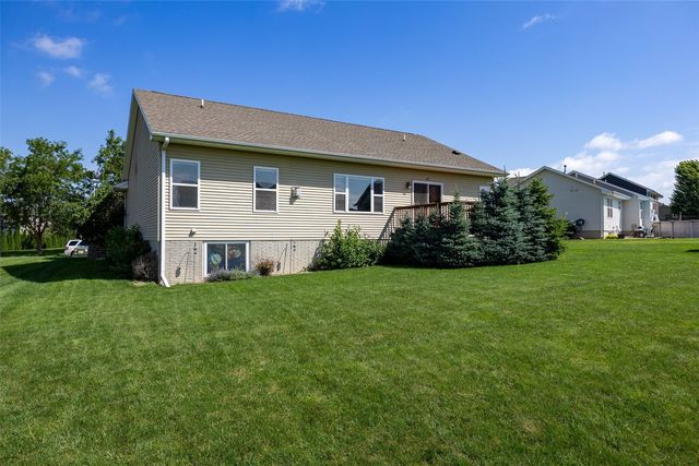 2050 Hillside Drive, Ely, IA 52227