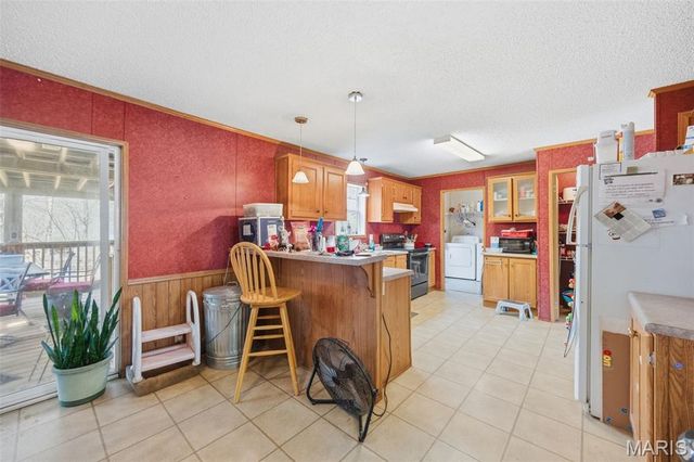 10828 Jayhawk Road, Irondale, MO 63648